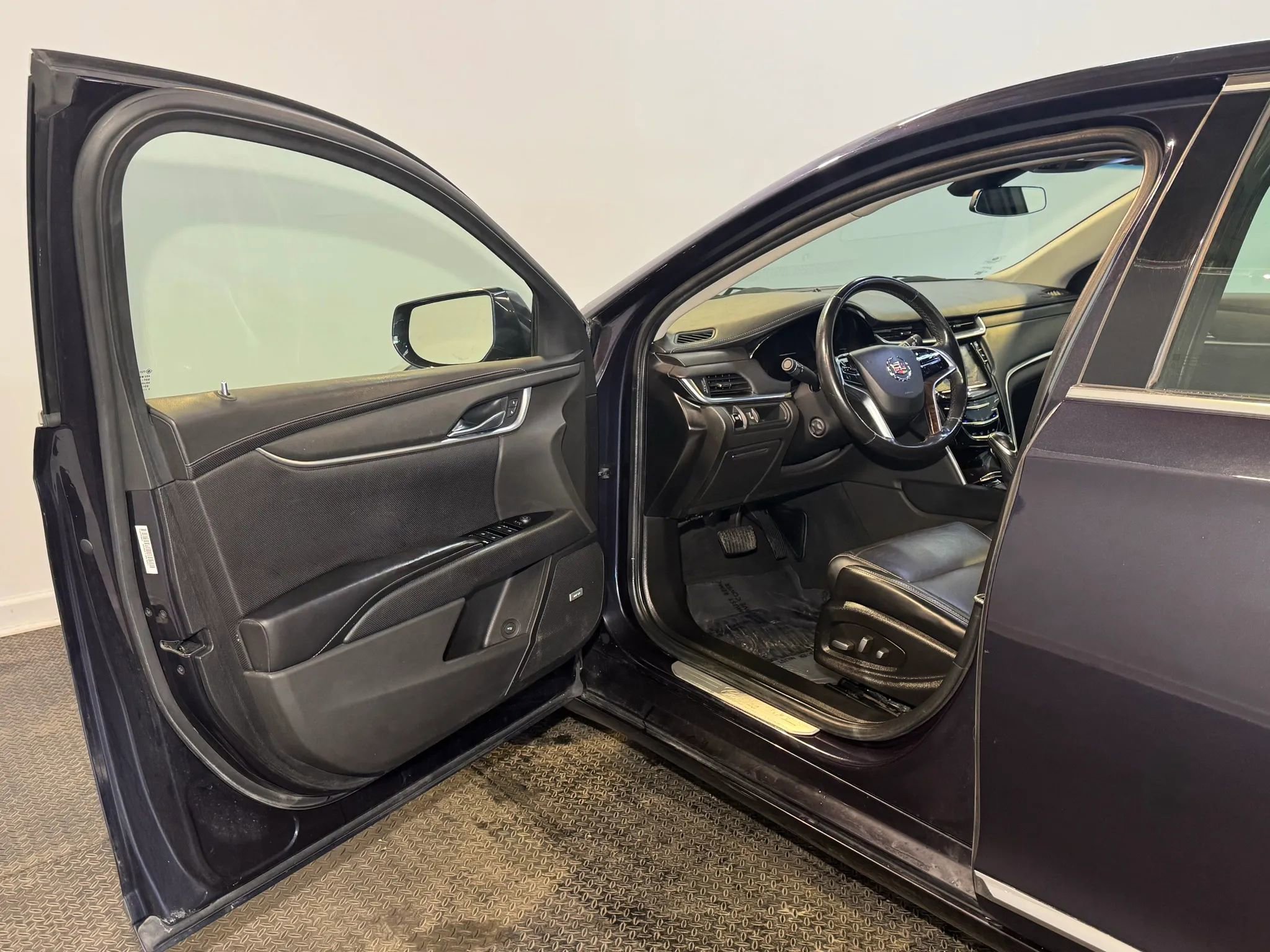 Used 2014 Cadillac XTS FWD image 8