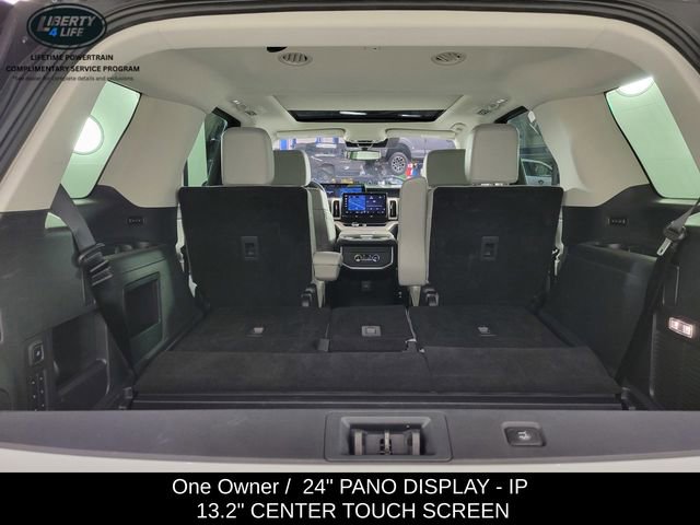 Used 2025 Ford Expedition Active image 16