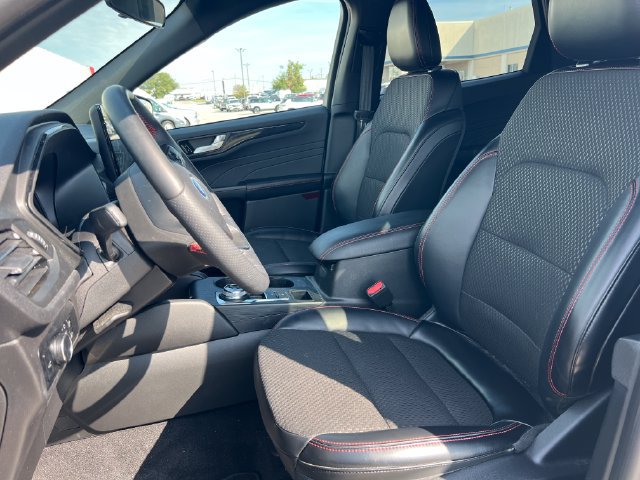 Used 2024 Ford Escape ST-Line w/ Tech Pack #1 AWD/4WD image 31