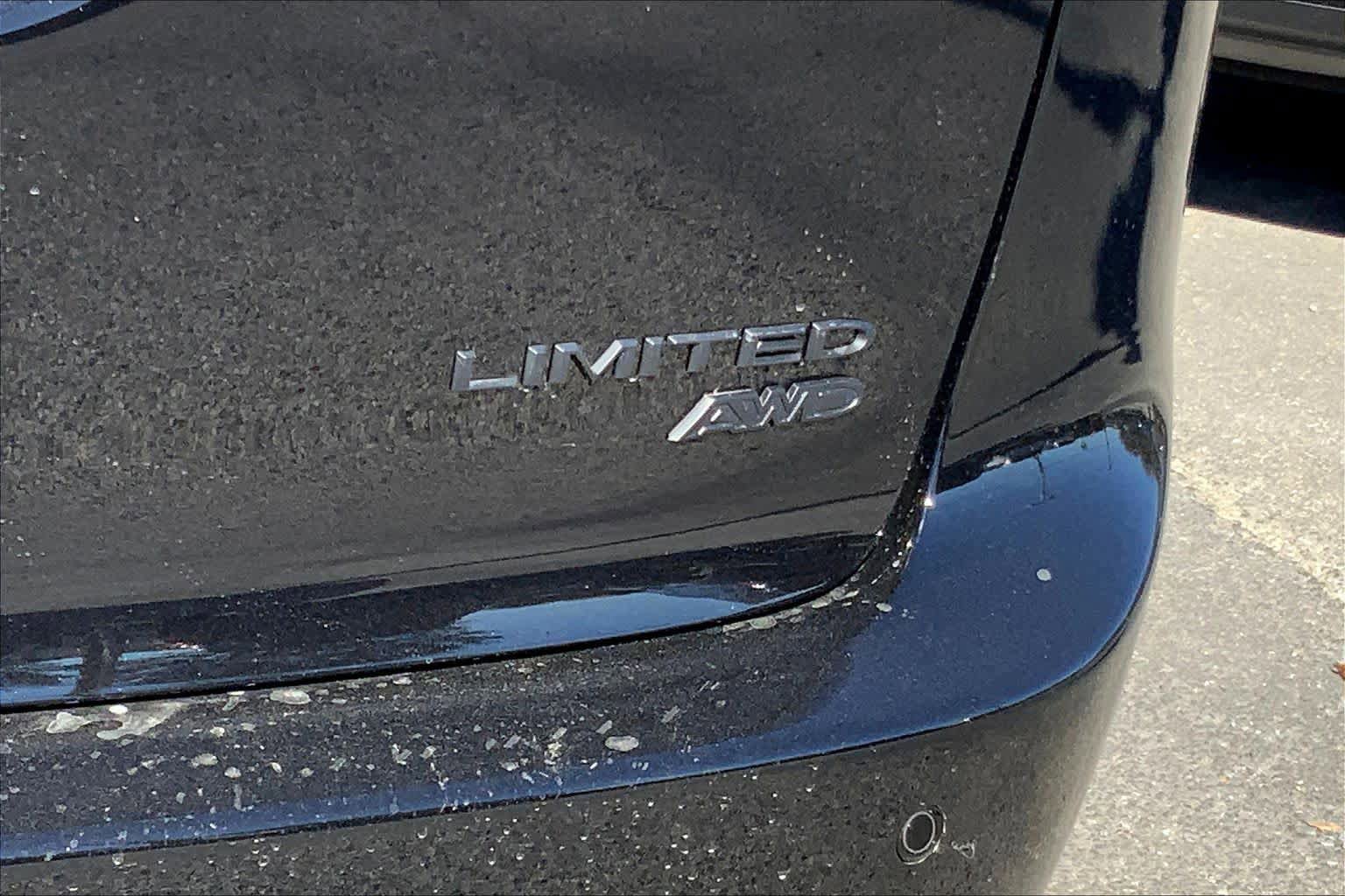 New 2026 Chrysler Pacifica Limited image 15