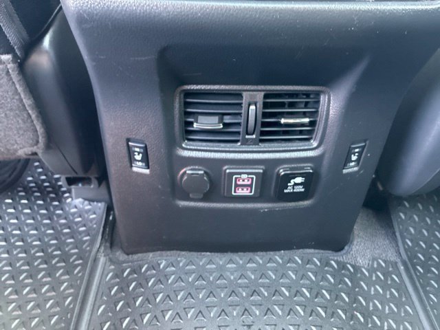 Used 2021 Nissan Titan PRO-4X w/ Pro-4x Convenience Package AWD/4WD image 27