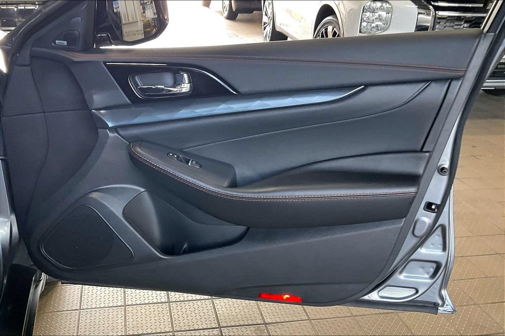 Used 2023 Nissan Maxima SR FWD image 21