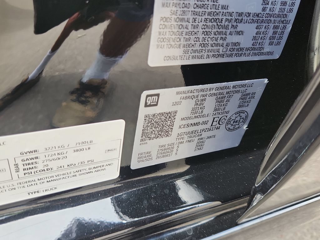 Used 2023 GMC Sierra 1500 AT4 w/ Technology Package AWD/4WD image 18