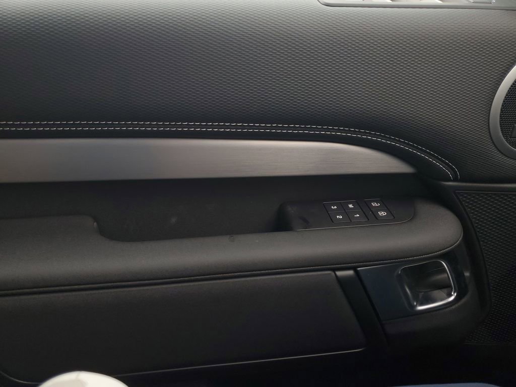 New 2026 Land Rover Discovery Dynamic SE image 10