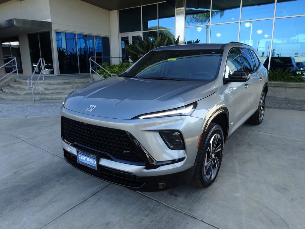 Certified 2025 Buick Enclave Sport Touring image 4