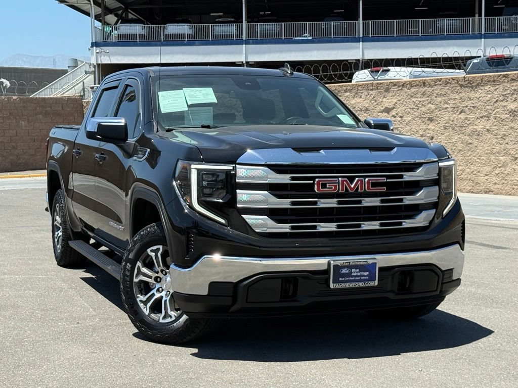 Used 2022 GMC Sierra 1500 SLE w/ X31 Off-Road Package AWD/4WD image 3