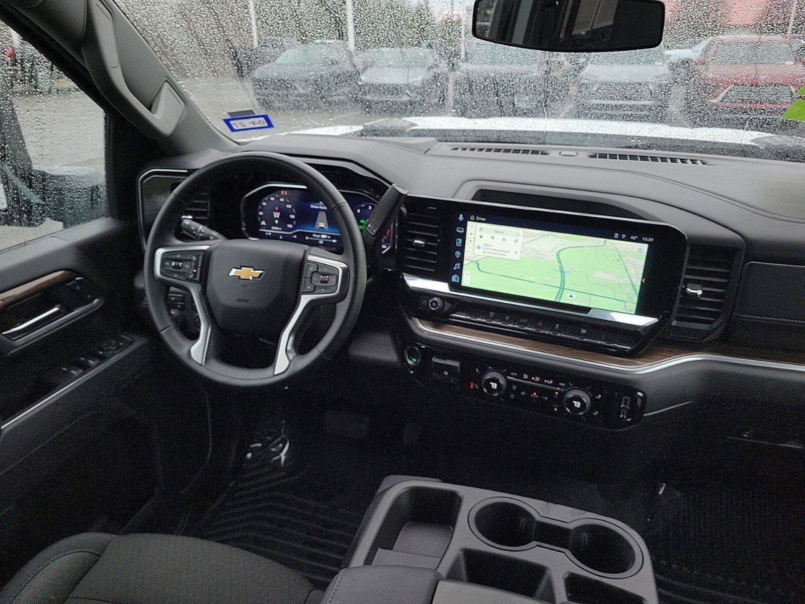 Used 2025 Chevrolet Silverado 2500 LT w/ Convenience Package image 9