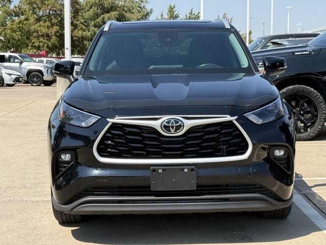 Used 2023 Toyota Highlander XLE FWD image 8