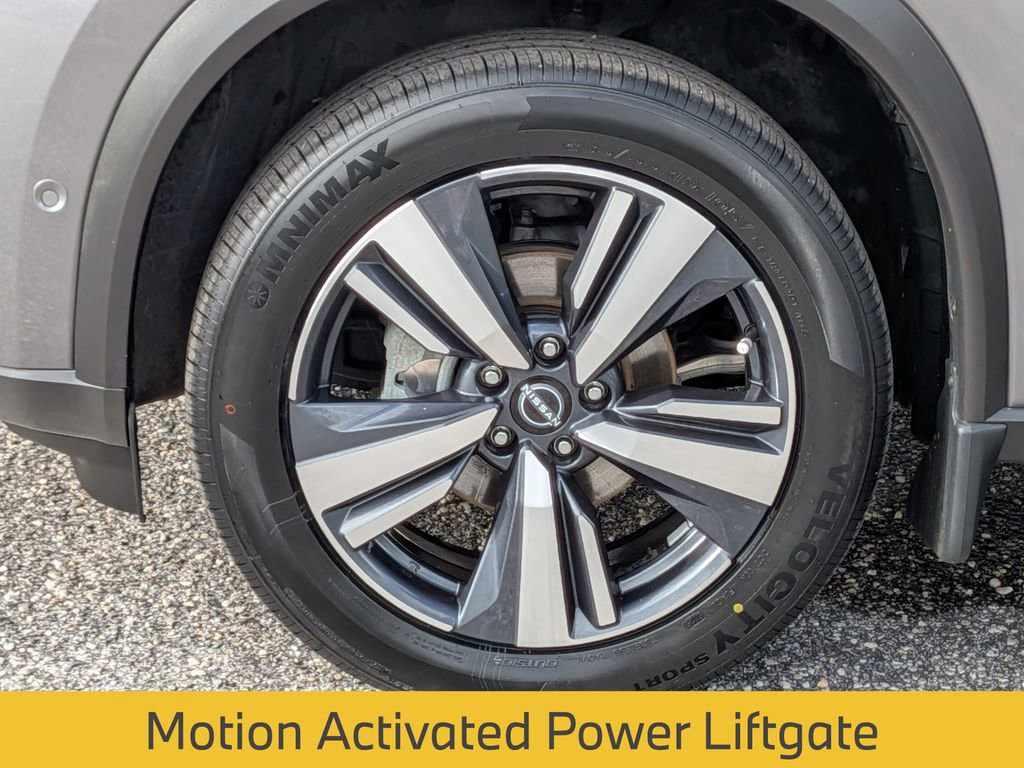 Used 2023 Nissan Rogue SL w/ SL Premium Package image 13