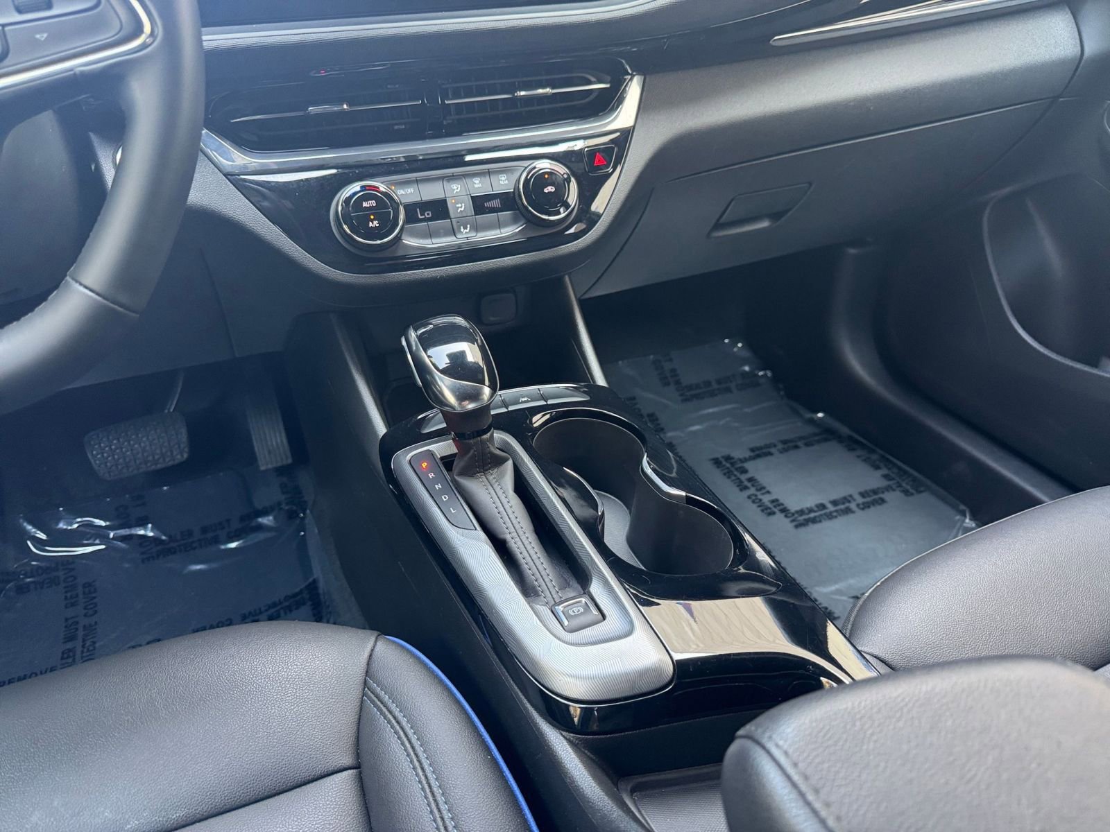 Used 2025 Buick Envista Sport Touring image 41