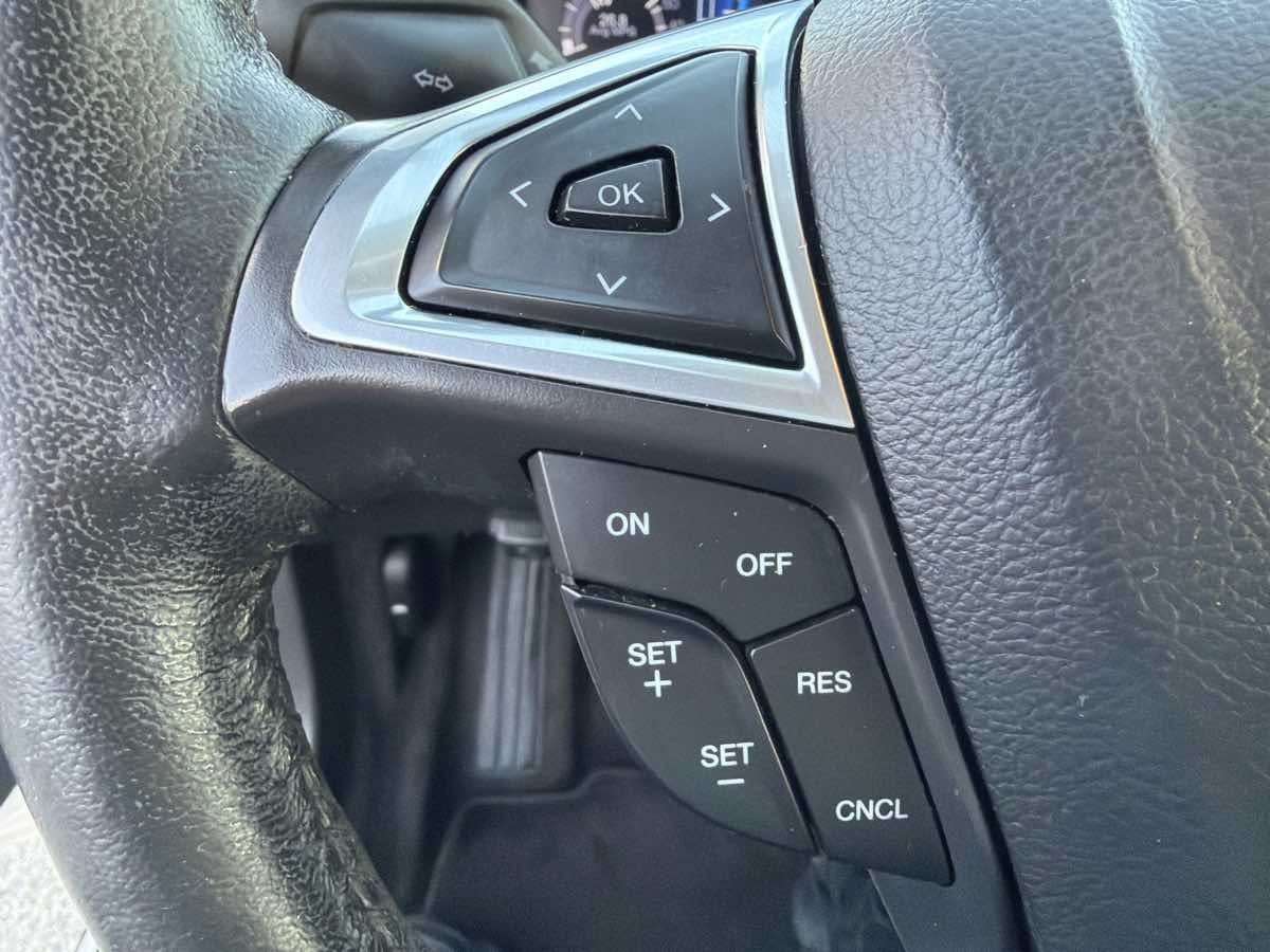 Used 2015 Ford Fusion SE w/ Equipment Group 502A FWD image 35
