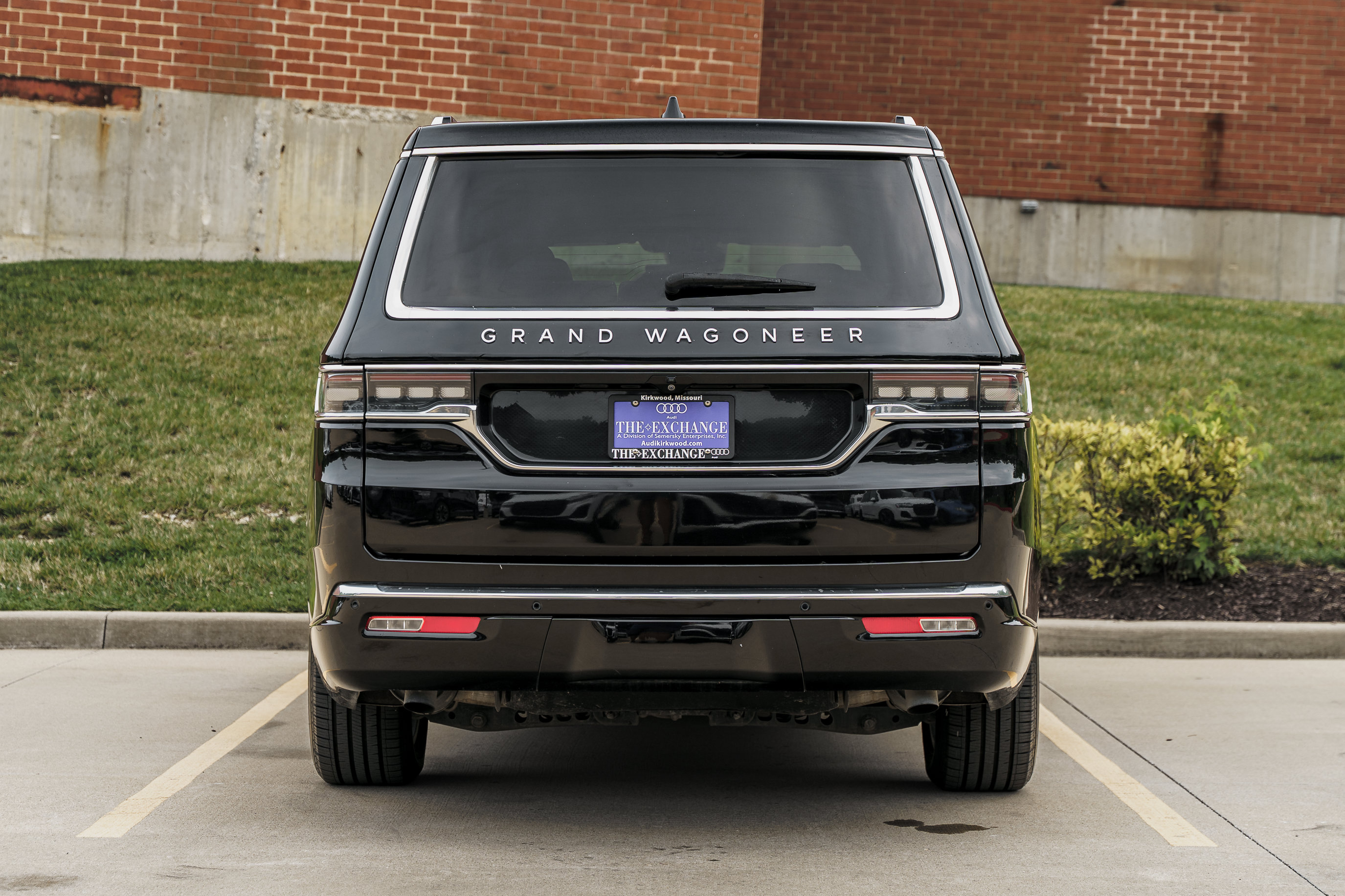 Used 2024 Jeep Grand Wagoneer L 4WD image 28