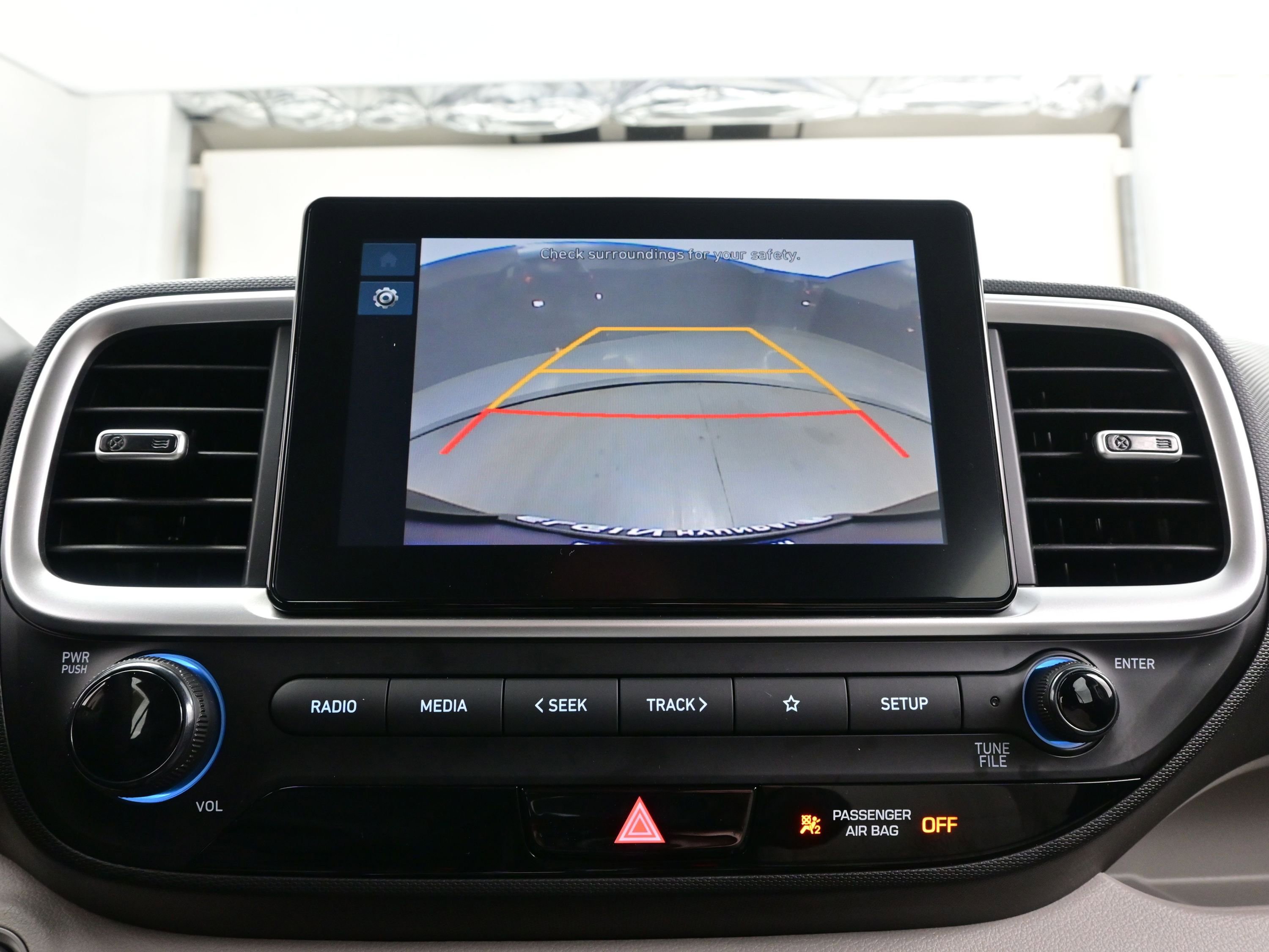 Certified 2025 Hyundai Venue SEL image 18