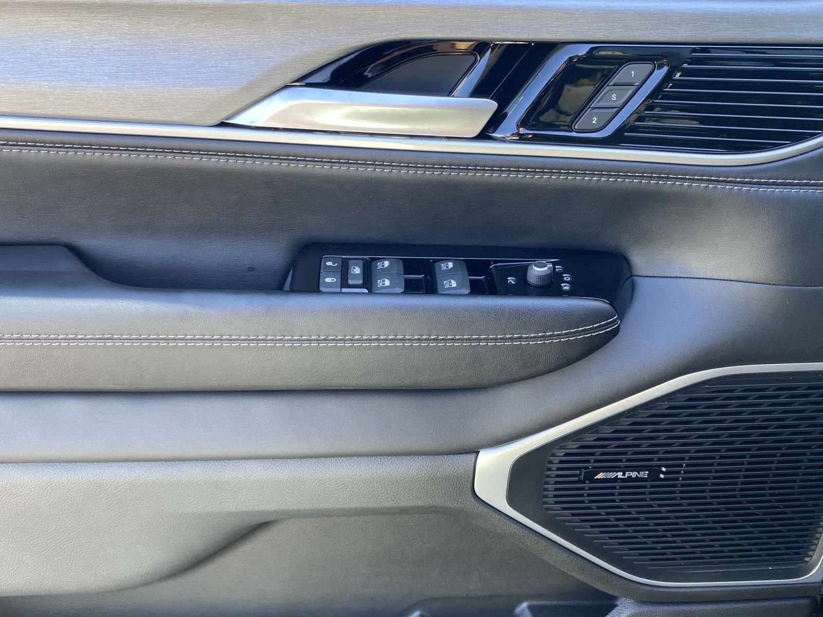 New 2025 Jeep Wagoneer Series II AWD/4WD image 18