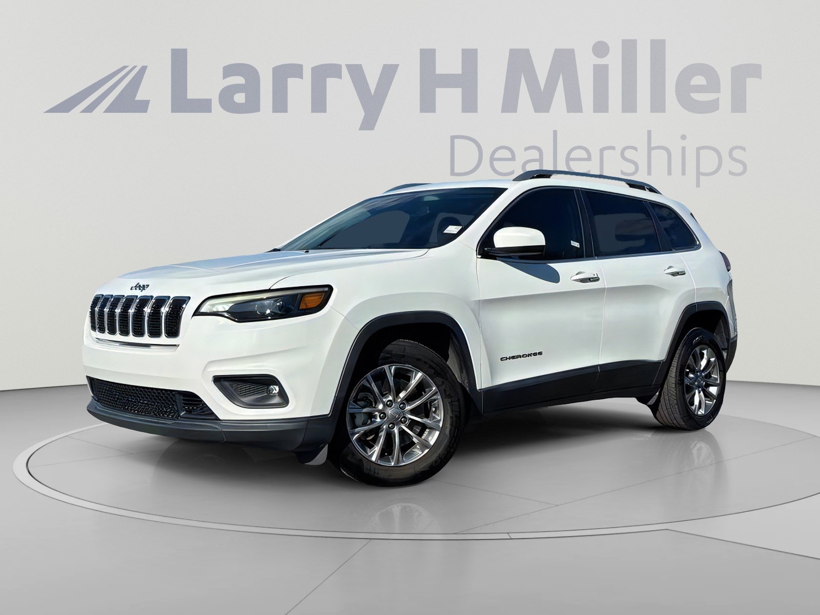 Used 2019 Jeep Cherokee Latitude Plus w/ Comfort/Convenience Group