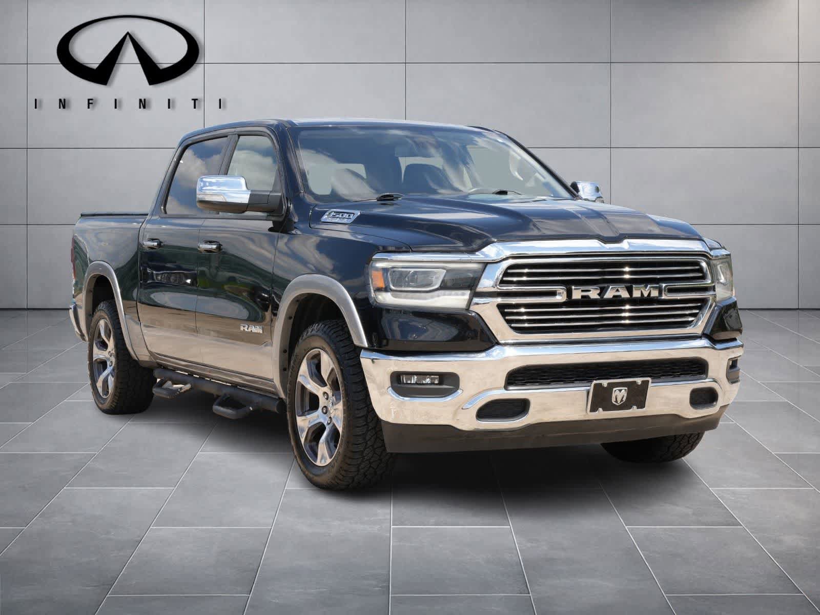 Used 2019 RAM 1500 Laramie AWD/4WD image 3