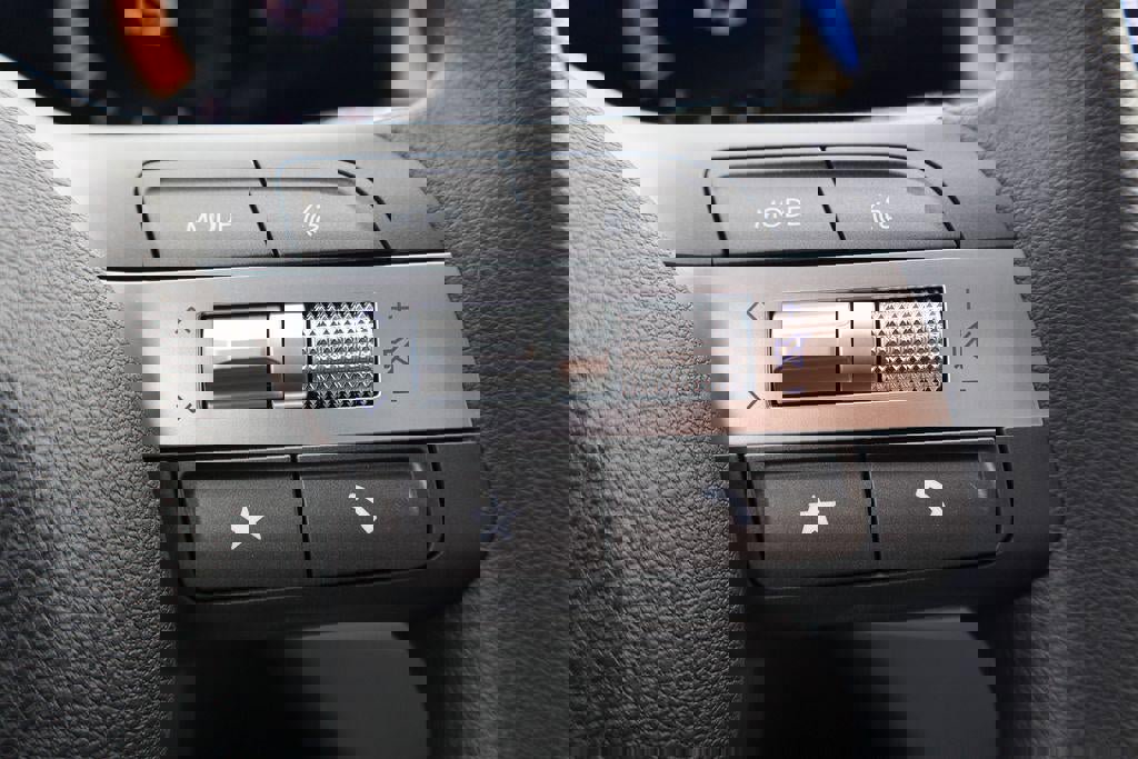 New 2026 Hyundai Kona SE image 17