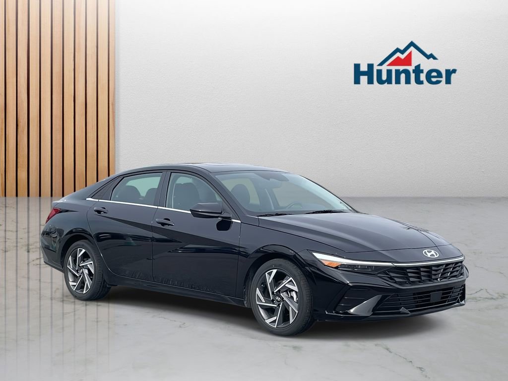 Certified 2025 Hyundai Elantra SEL image 1
