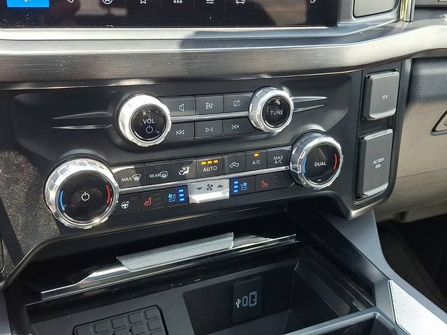 Used 2024 Ford F350 Lariat w/ Lariat Ultimate Package AWD/4WD image 12