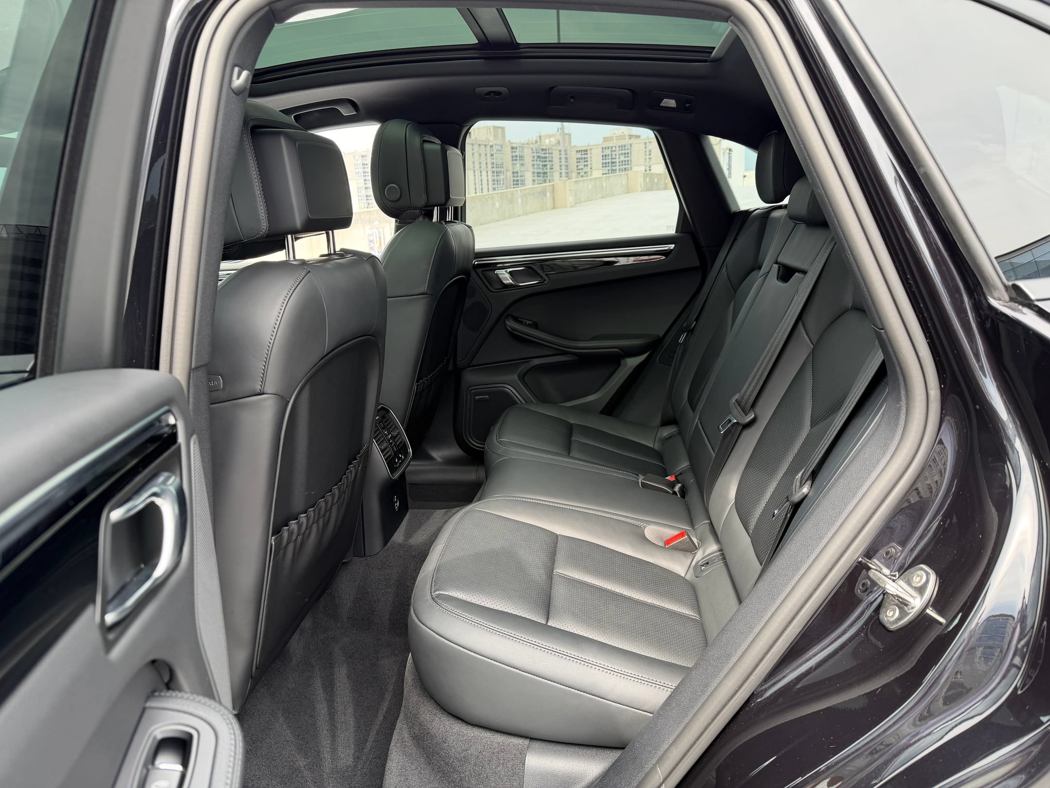 Certified 2026 Porsche Macan AWD/4WD image 21