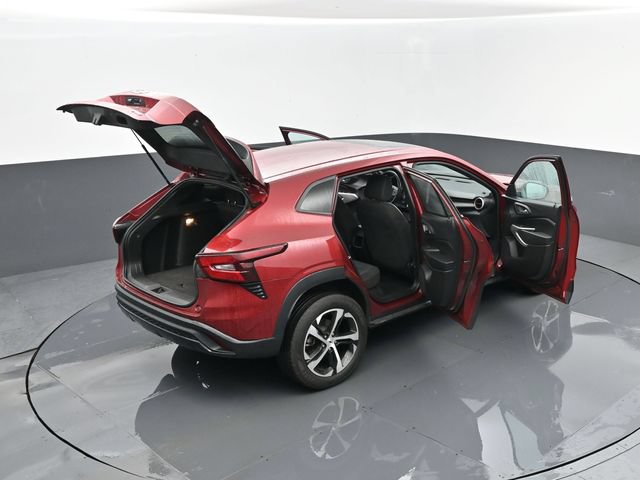 Used 2024 Chevrolet Trax RS w/ Sunroof Package FWD image 29