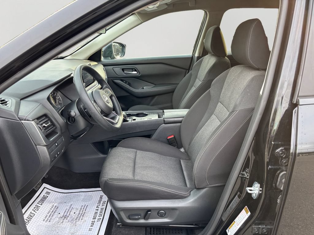 Used 2024 Nissan Rogue SV FWD image 24