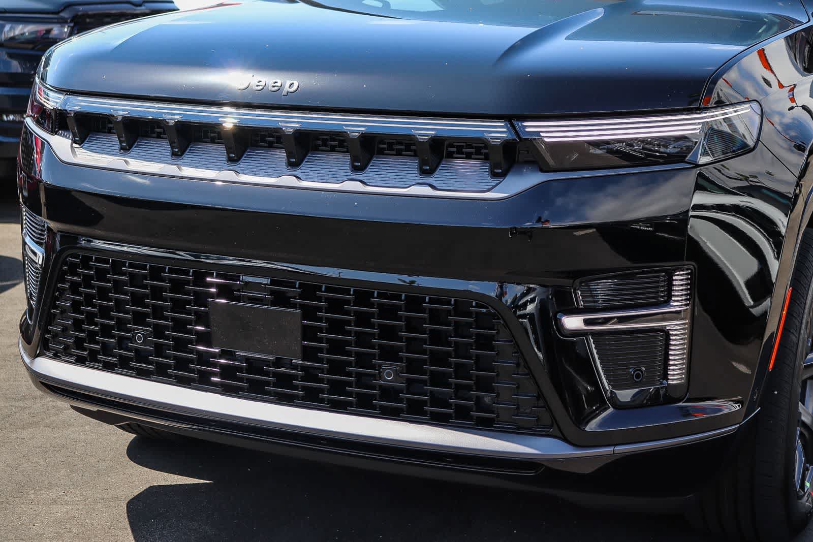New 2026 Jeep Grand Wagoneer Limited AWD/4WD image 9