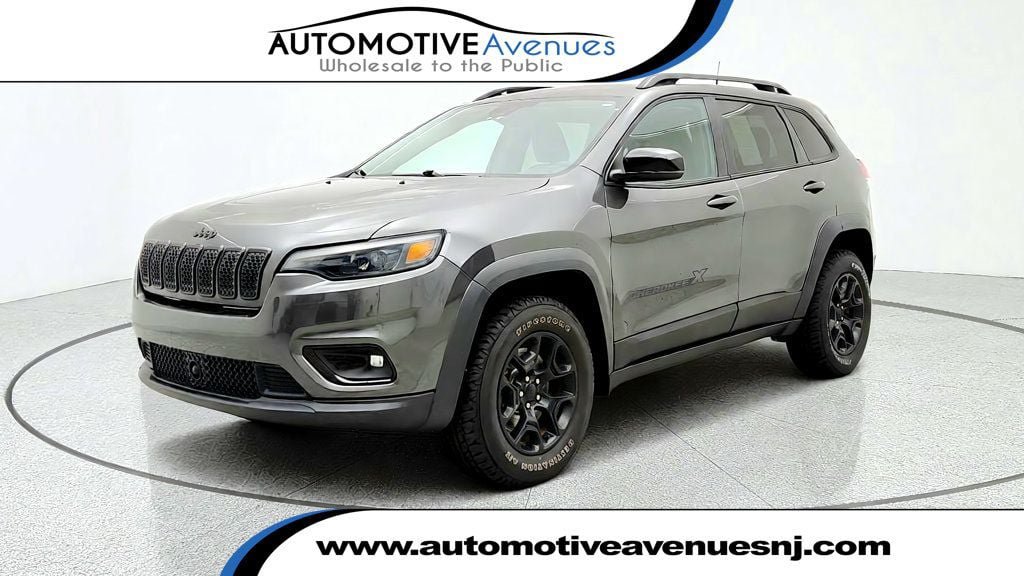 Used 2022 Jeep Cherokee Latitude AWD/4WD image 1