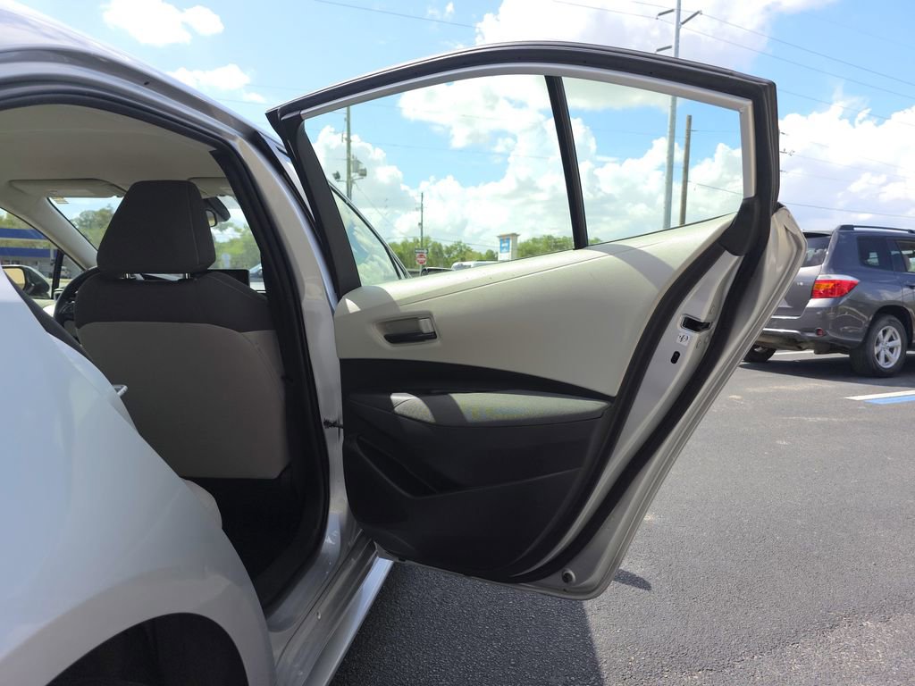 Used 2022 Toyota Corolla LE image 12