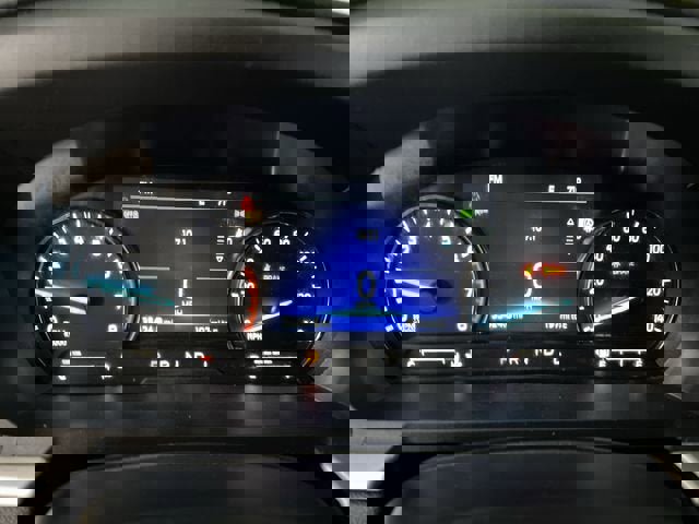 Used 2022 Ford Explorer XLT w/ Equipment Group 202A image 12