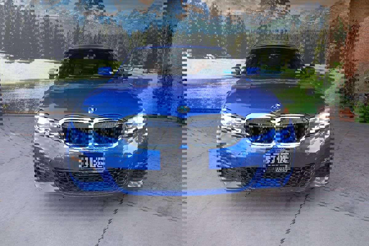 Used 2020 BMW 330i Sedan w/ M Sport Package image 2