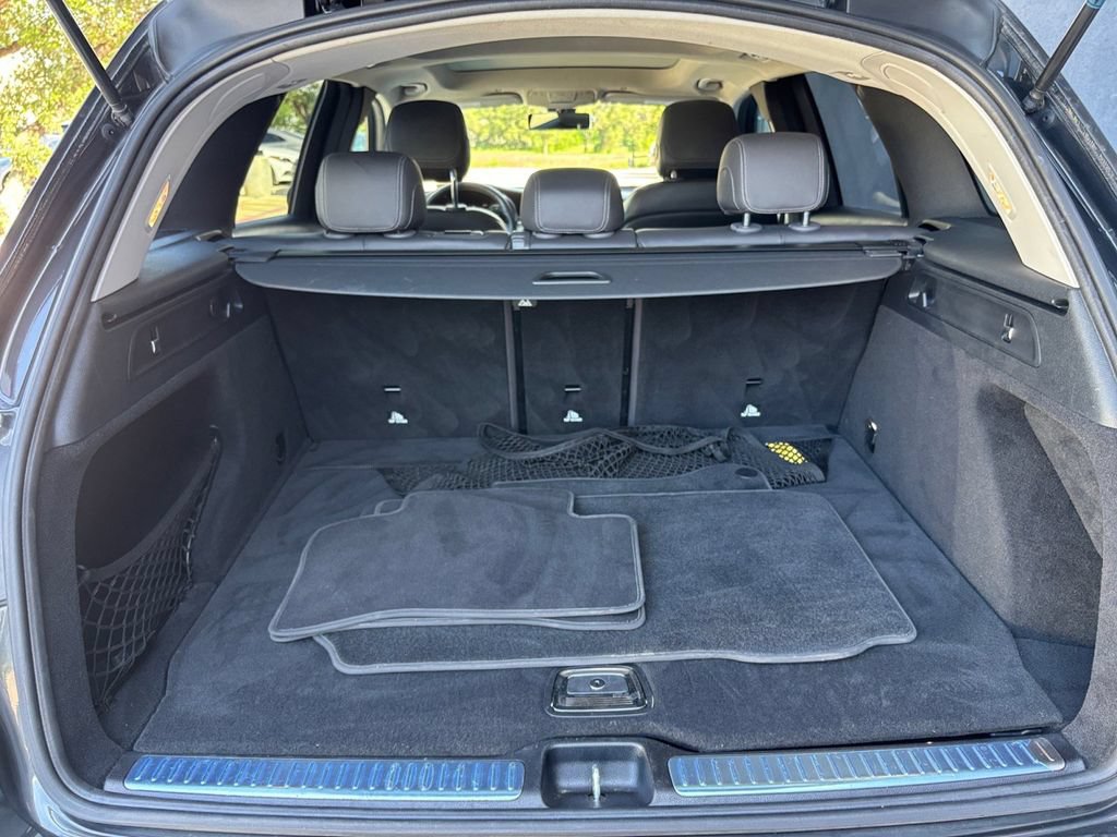 Used 2021 Mercedes-Benz GLC 300 w/ Premium Package image 17