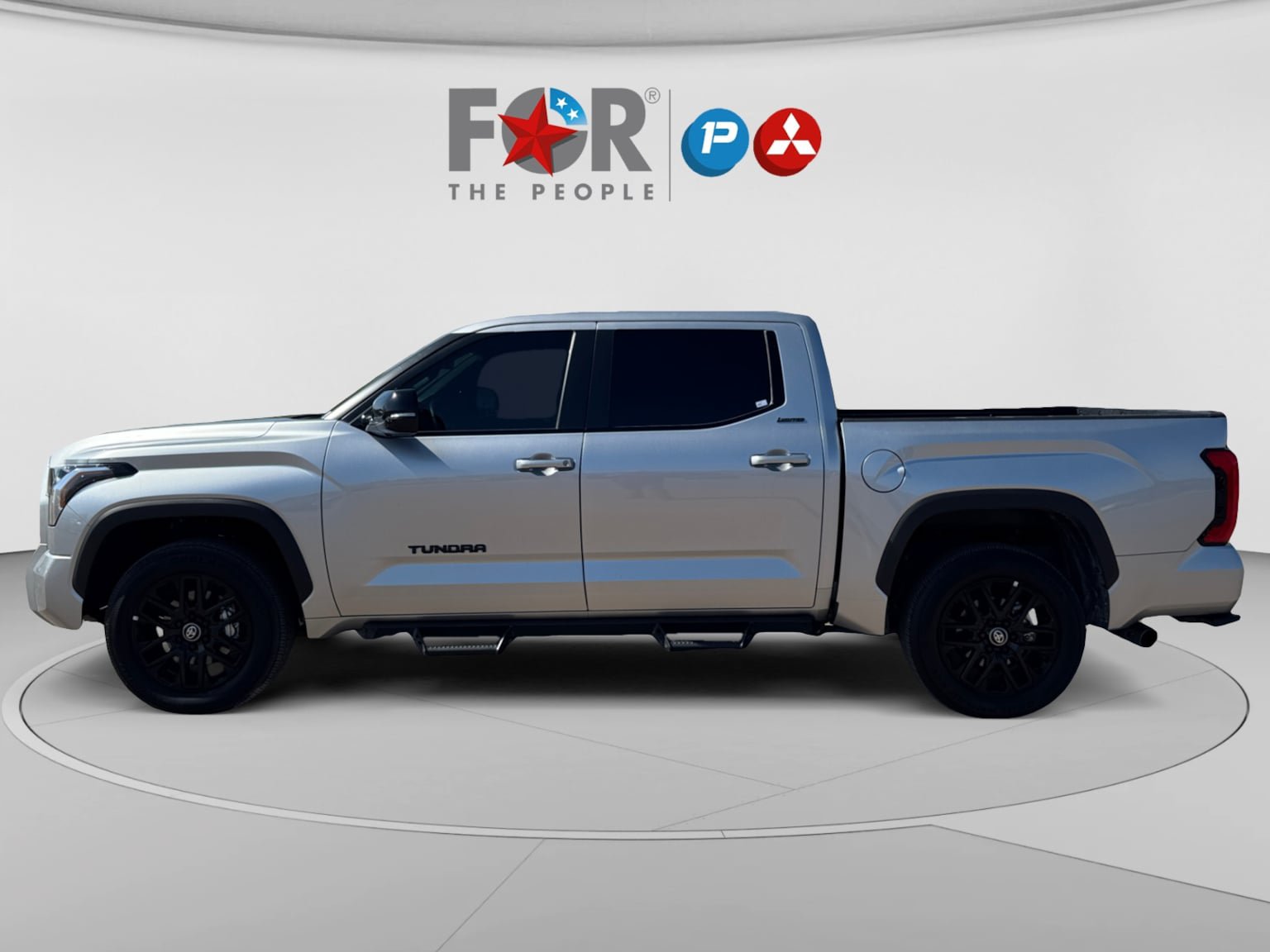 Used 2025 Toyota Tundra Limited AWD/4WD image 2