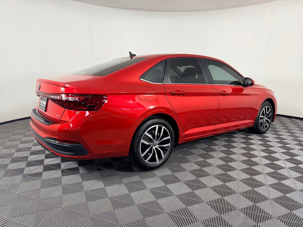 Used 2025 Volkswagen Jetta SE image 6