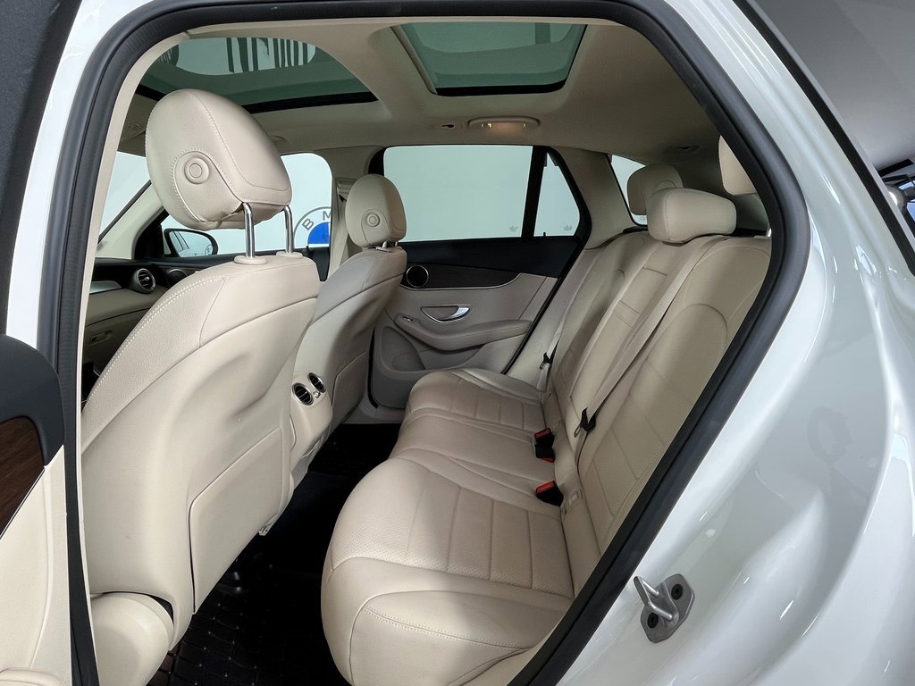 Used 2022 Mercedes-Benz GLC 300 GLC 300 image 21