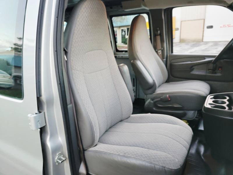 Used 2014 Chevrolet Express 1500 RWD image 16