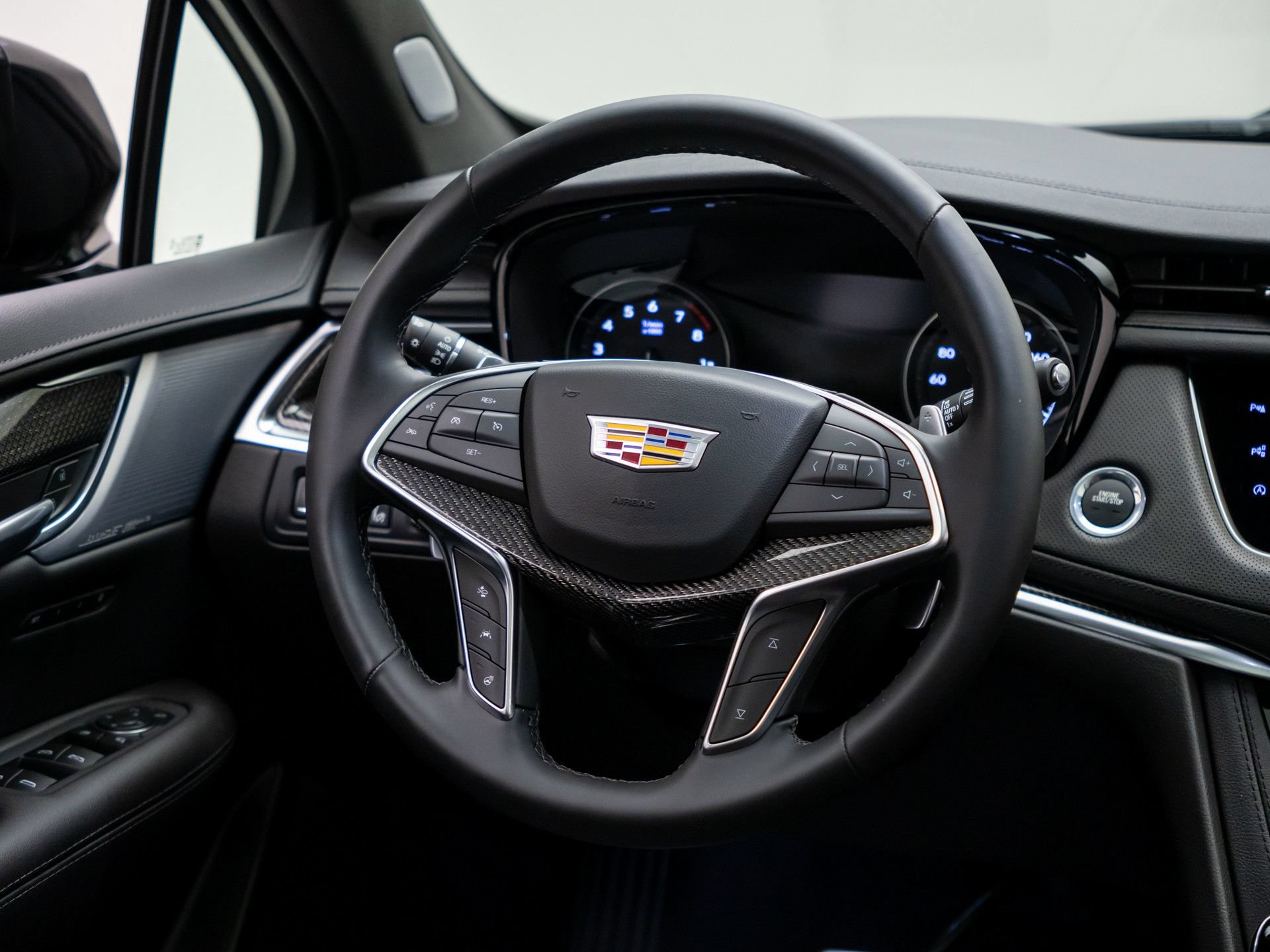 Certified 2026 Cadillac XT5 Sportv w/ LPO, Floor Liner Package AWD/4WD image 11