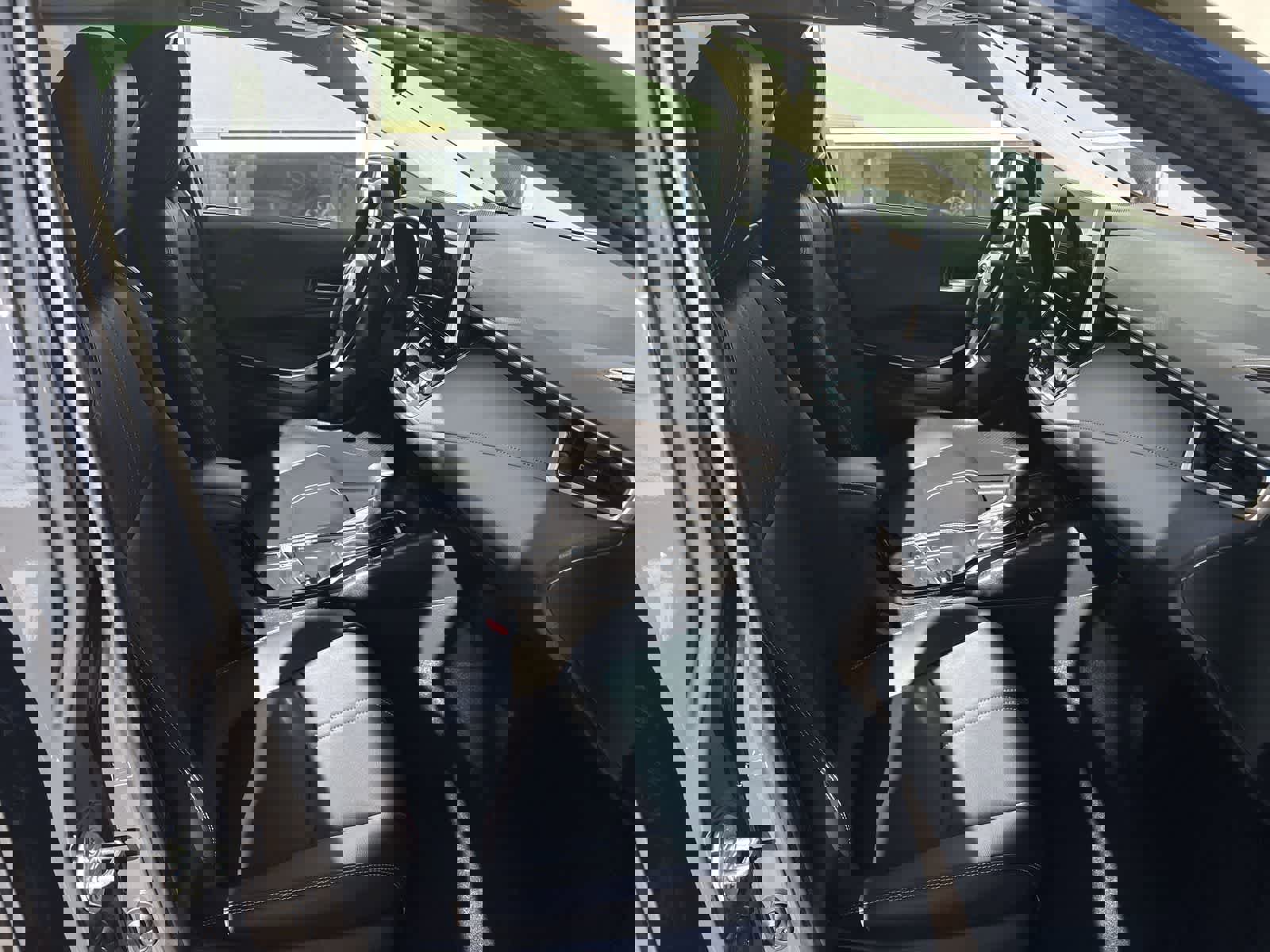 Used 2025 Toyota Corolla XLE image 13