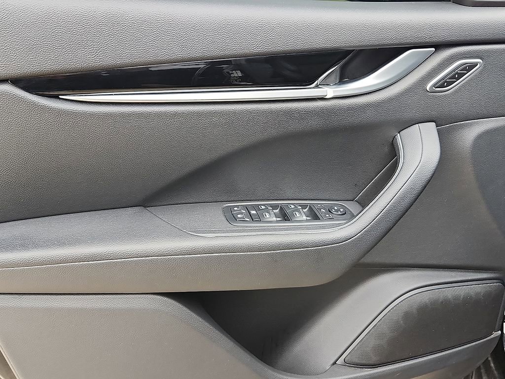 Used 2019 Maserati Levante image 12