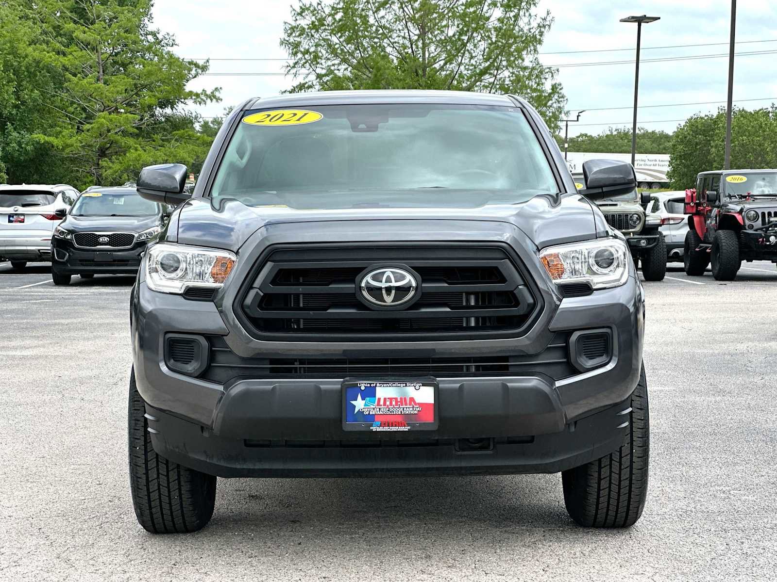 Used 2021 Toyota Tacoma SR w/ SR Convenience Package image 10