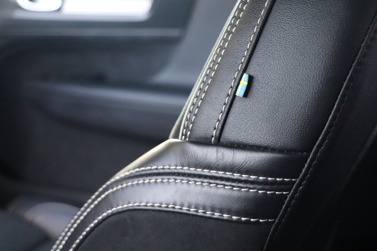 Used 2020 Volvo XC40 T5 R-Design image 42