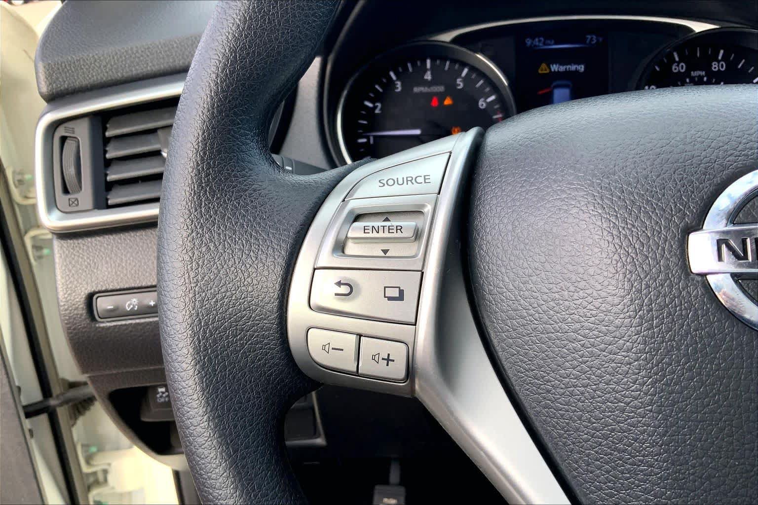 Used 2016 Nissan Rogue S w/ Appearance Package FWD image 24