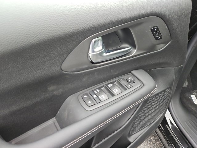 New 2026 Chrysler Pacifica Select image 30