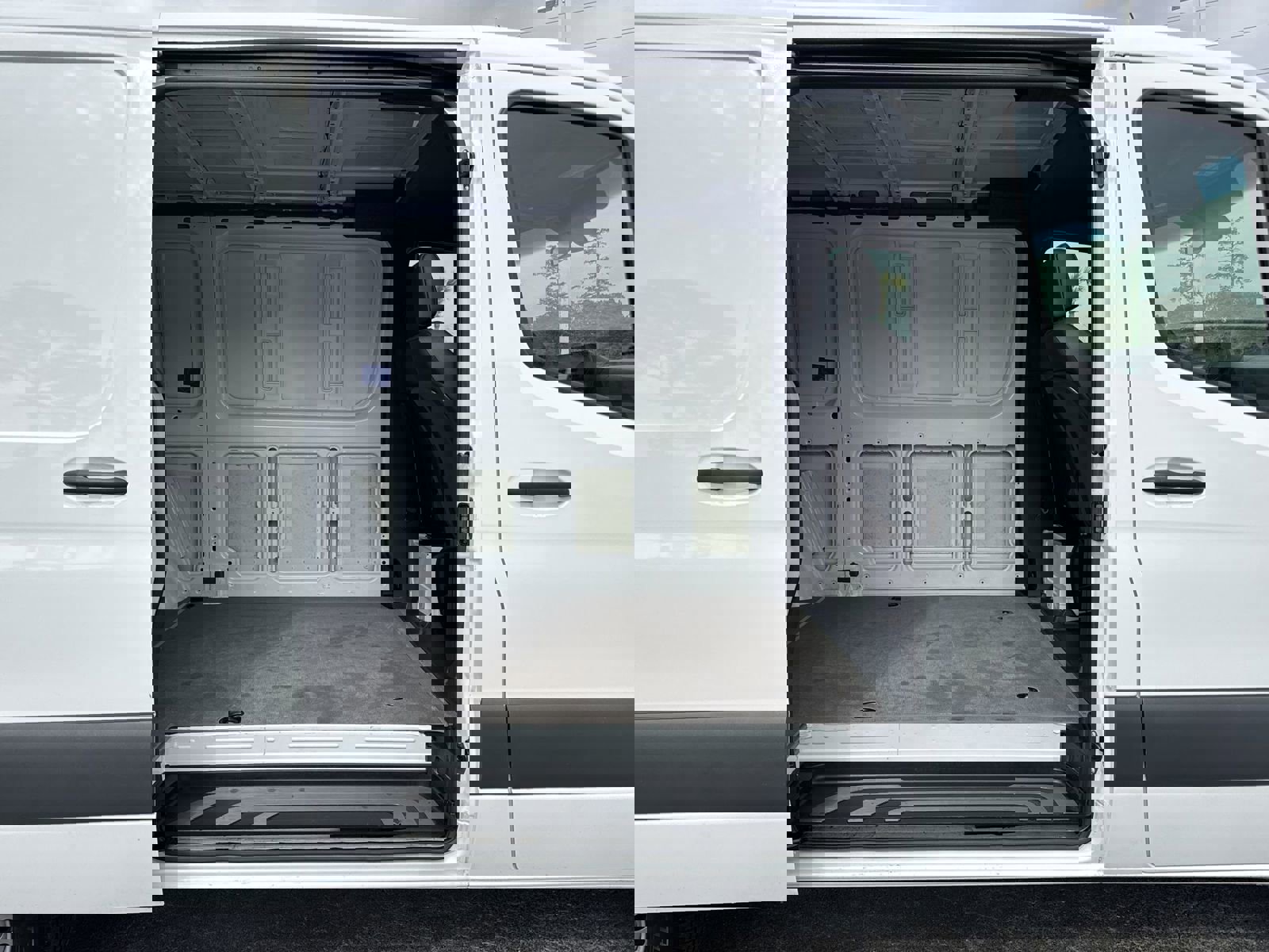 Used 2025 Mercedes-Benz Sprinter 2500 image 29