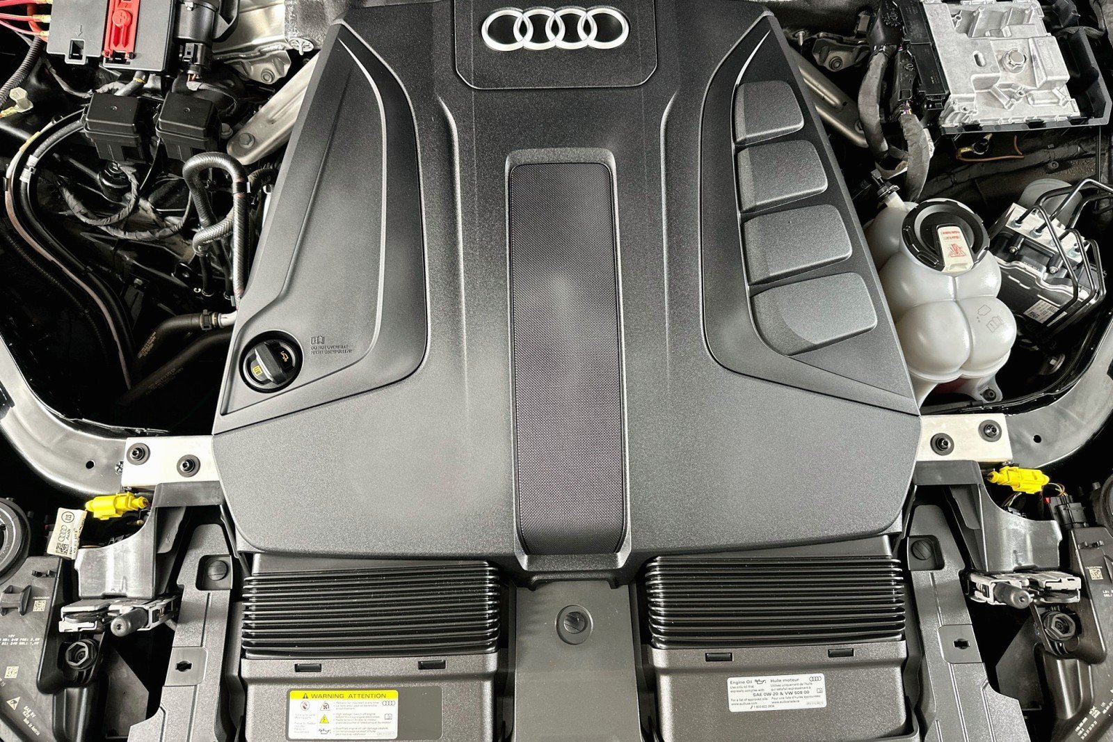 Used 2023 Audi Q7 2.0T Premium w/ Towing Package AWD/4WD image 13