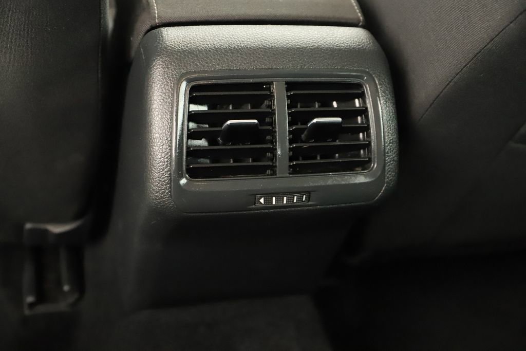 Used 2017 Volkswagen Golf S image 22