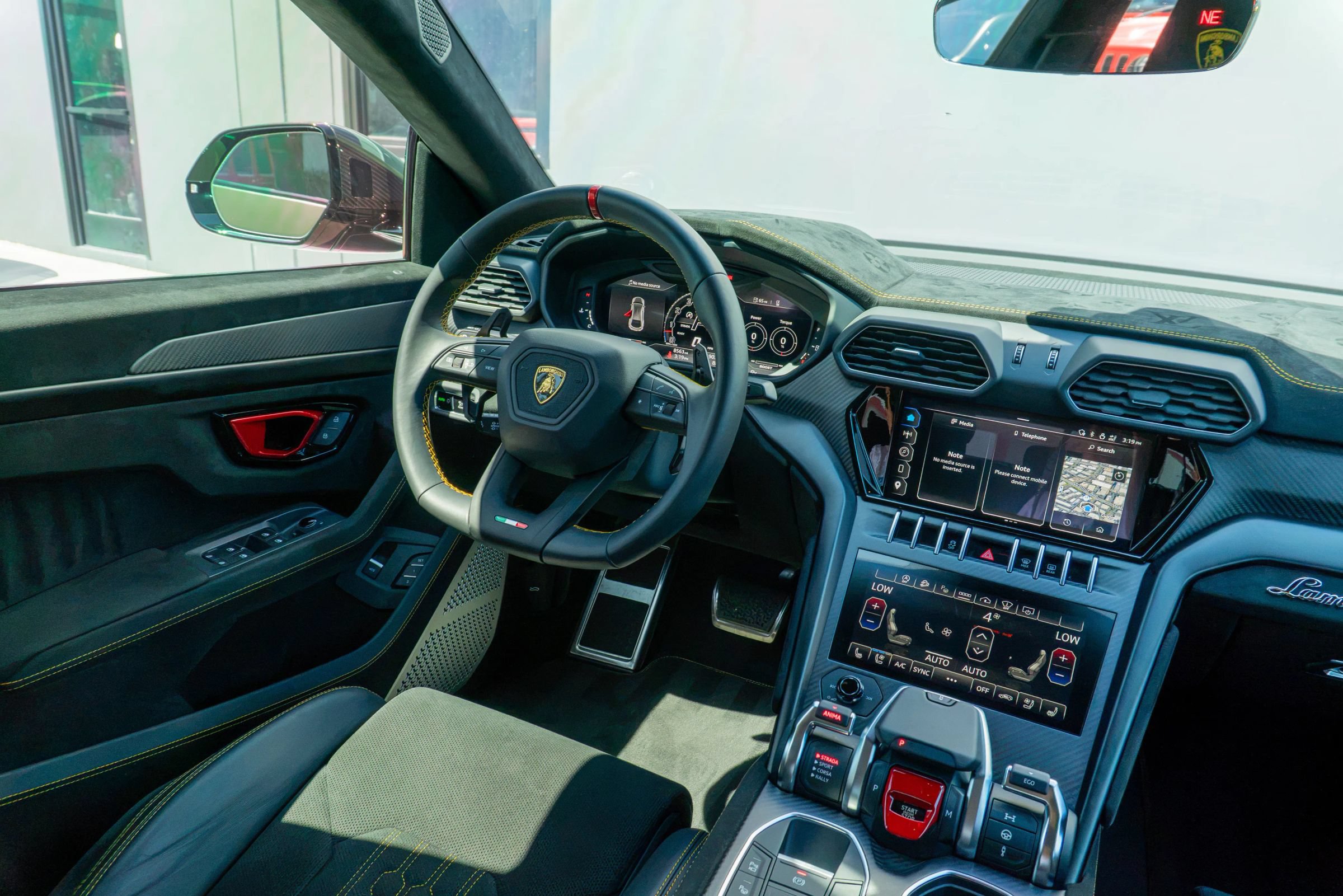 Used 2024 Lamborghini Urus Performante AWD/4WD image 63