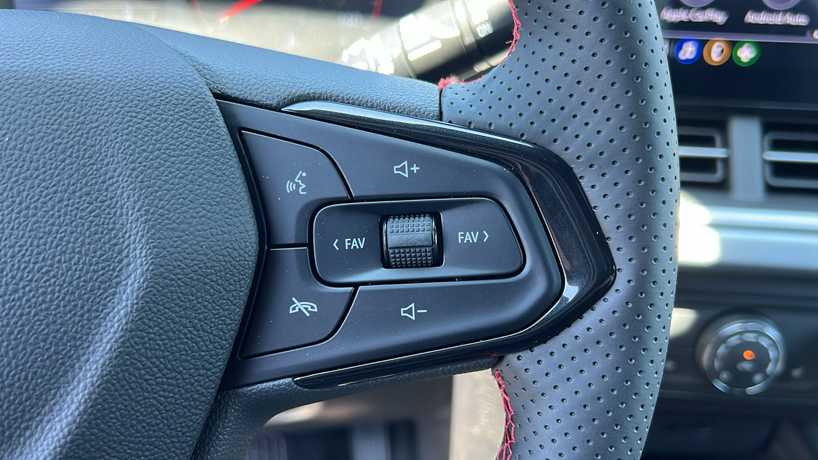 New 2025 Chevrolet Trax RS image 25