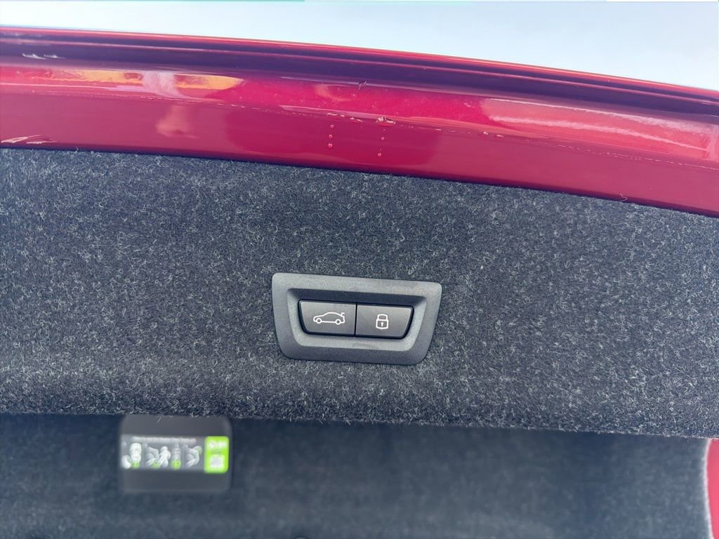 New 2026 BMW 330i Sedan w/ M Sport Package image 21