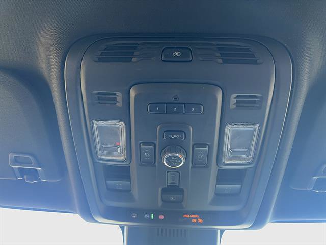 Used 2023 GMC Yukon Denali Ultimate AWD/4WD image 32